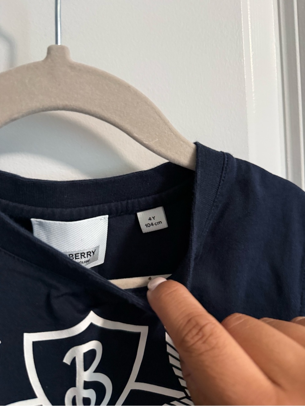 Burberry Navy White Crest Tee - Kids - Picture 2 of 3